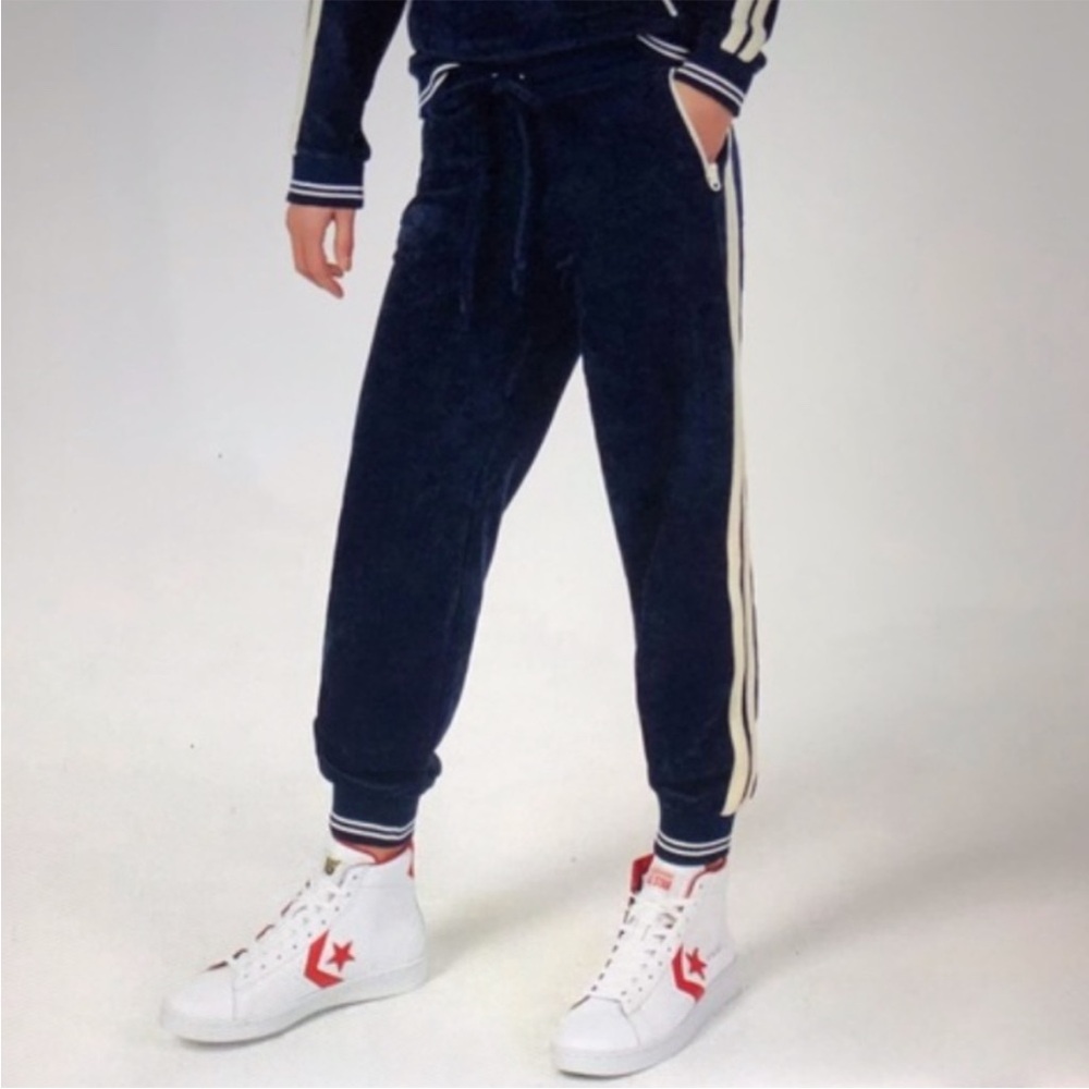 Faherty Brand Richie Blue Velour Jogger Pants